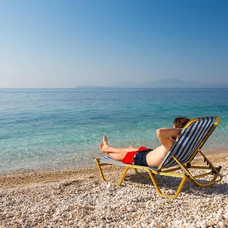 Villa Bougainvillea Gimari